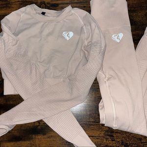 Women’s Best Seamless Workout Top and Leggings